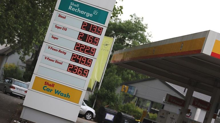 Le cours du pétrole repart à la hausse après la reprise cette nuit de frappes au Moyen-Orient