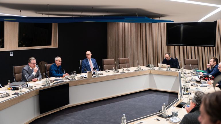 La réforme du travail de nuit approuvée par le gouvernement fédéral est dénoncée par la FGTB et la CSC La réforme du travail de nuit approuvée par le gouvernement fédéral est dénoncée par la FGTB et la CSC