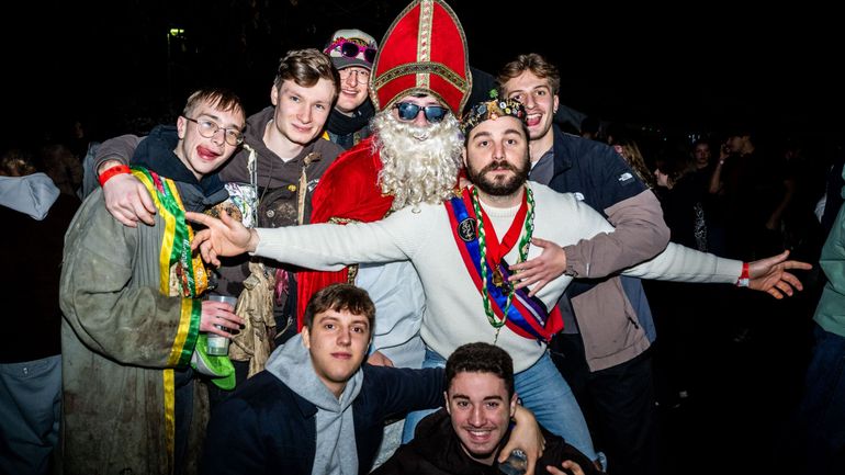 Environ 2.000 étudiants ont célébré la Saint-Nicolas à Namur, mais sans cortège