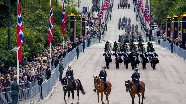 Décès du roi Harald V - La procession funéraire du roi Harald V a débuté