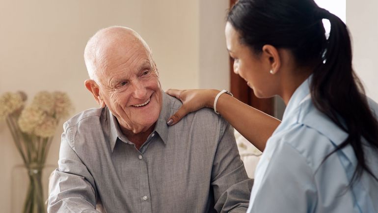 Soins et hospitalisations à domicile : des algorithmes et technologies de santé pour améliorer la prise en charge des patients Soins et hospitalisations à domicile : des algorithmes et technologies de santé pour améliorer la prise en charge des patients