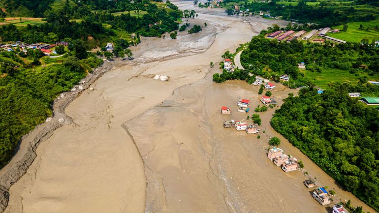 Inondations au Népal : le réchauffement climatique a-t-il joué un rôle dans la catastrophe ?