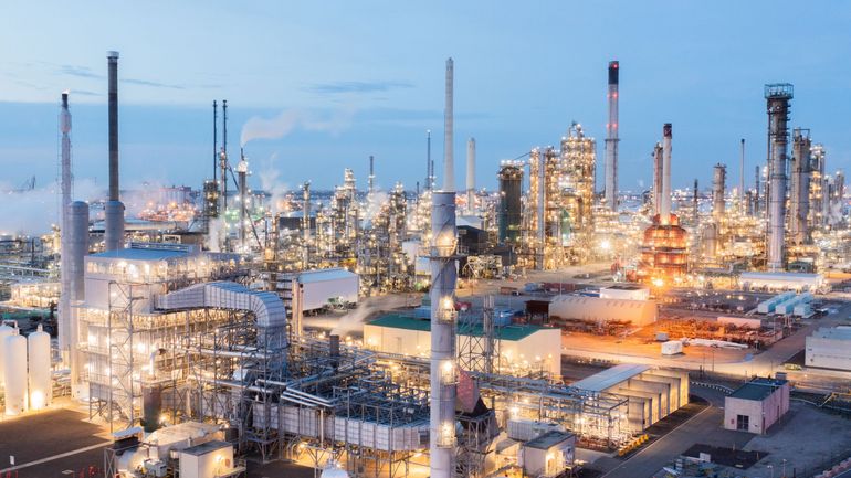 Pourquoi l'industrie européenne est-elle à la peine face aux concurrents chinois et américains ?