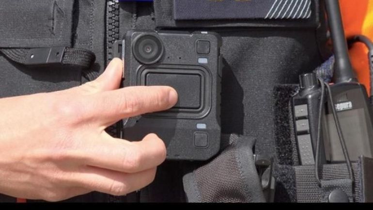 Pompiers, chauffeurs de bus, agents de sécurité... le gouvernement étend l'usage des bodycams