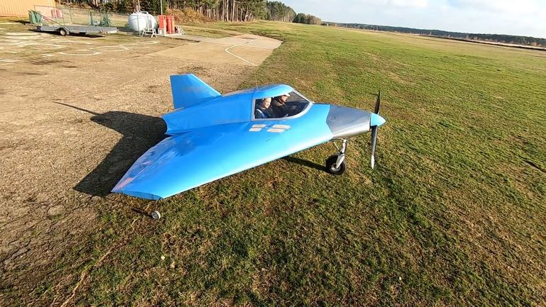 OVNI ou drone dans le ciel ? C’était Bart et son minuscule avion