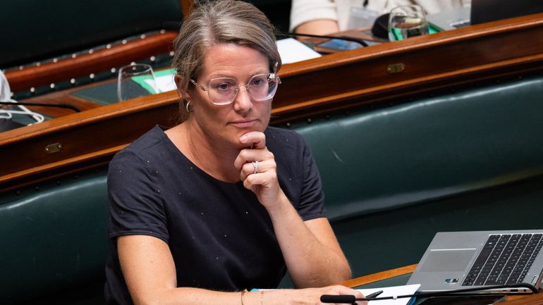 Accueil des demandeurs d'asile à Bruxelles : la ministre Van Bossuyt veut en discuter avec le gouvernement régional