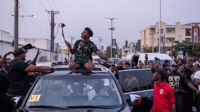 Bains de foule et dizaines d'heures de direct : l'influenceur IShowSpeed a achevé sa tournée en Afrique, offrant une image méconnue du continent