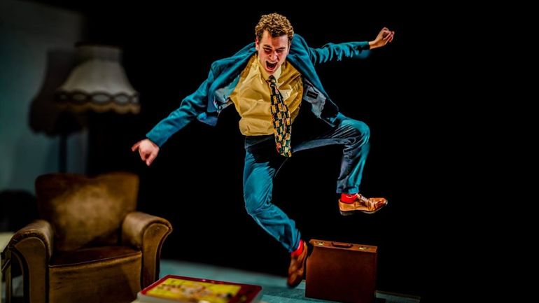 "L’enclos de l’éléphant" aux Riches-Claires : une première mise en scène percutante du collectif Paule Pébroc "L’enclos de l’éléphant" aux Riches-Claires : une première mise en scène percutante du collectif Paule Pébroc