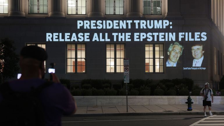 "C’est clairement une opération de dissimulation" Au moins 8000 nouveaux documents publiés sur l’affaire Epstein