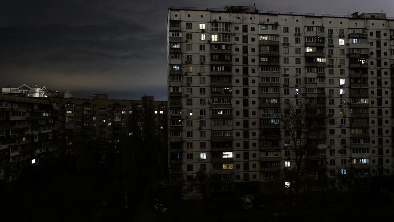 Guerre en Ukraine : la Russie bombarde des infrastructures énergétiques, Kiev fait état de quatre morts