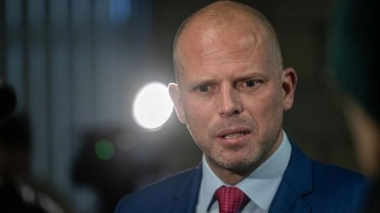 "Personne n'a intérêt à une querelle au sein de l'OTAN", Francken a contacté les ambassadeurs des États-Unis en Belgique et à l'OTAN, suite aux propos de Trump sur le Groenland