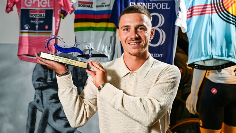 Remco Evenepoel remporte le Vélo de Cristal et rejoint Johan Museeuw en tête du palmarès Remco Evenepoel remporte le Vélo de Cristal et rejoint Johan Museeuw en tête du palmarès