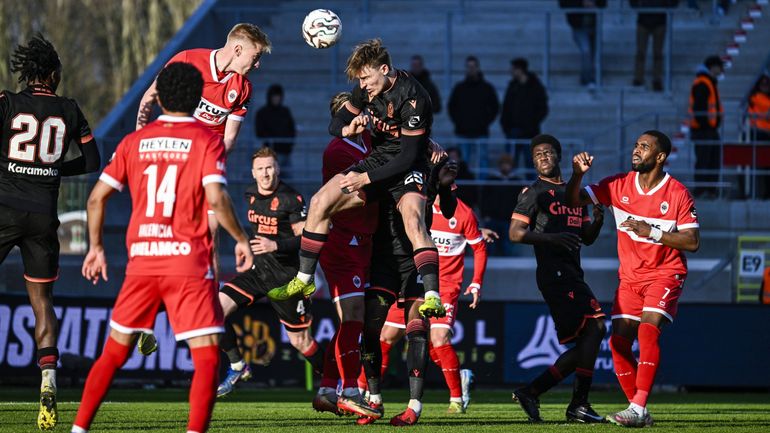 Ibe Hautekiet sur son raté face à l'Antwerp : 