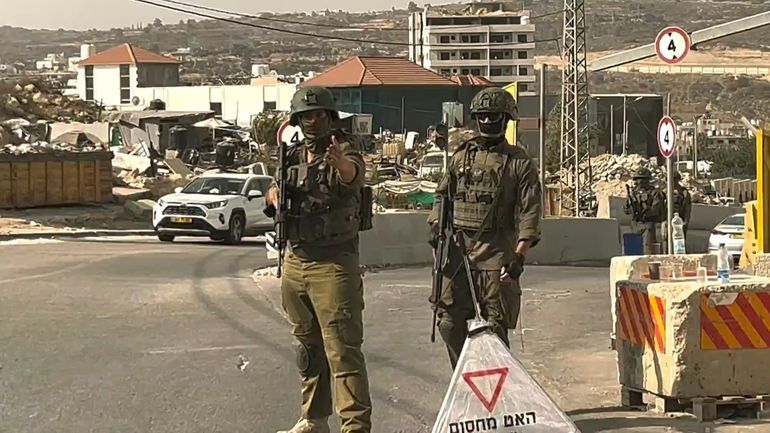 En Cisjordanie, l'armée israélienne déplace des Palestiniens à Hébron après la mort de deux soldats israéliens dans une attaque