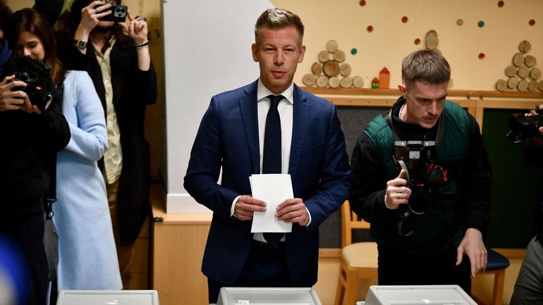 Élections législatives en Hongrie : un dernier sondage donne Magyar gagnant face à Orbán
