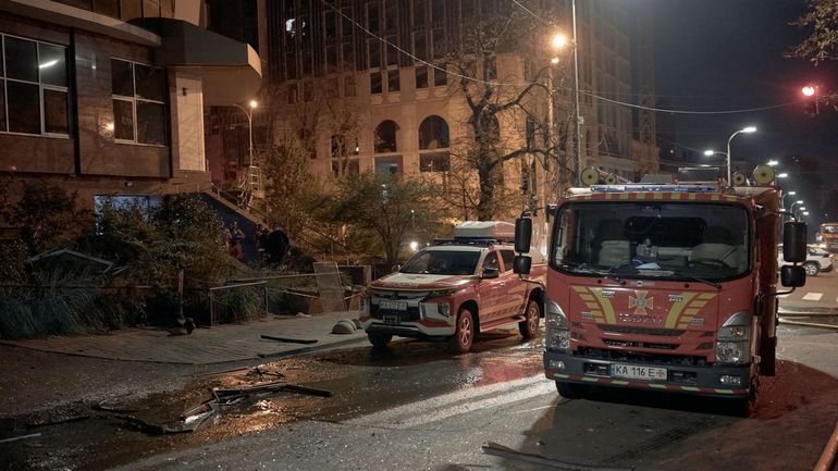 Guerre en Ukraine : l'Académie des sciences de Kiev incendiée par un drone russe