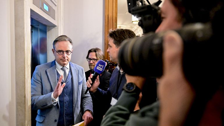 La revue de presse : avec le budget, "à force de miettes, on fait un pain" rassis ?