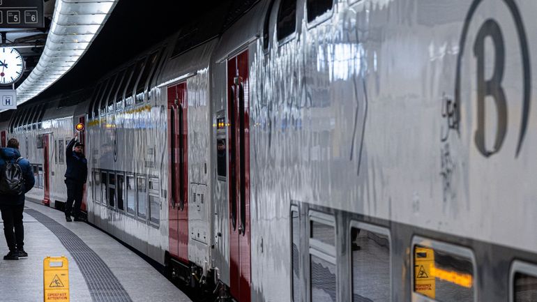 La circulation des trains interrompue entre Bruxelles-Midi et Denderleeuw après la découverte d'un corps