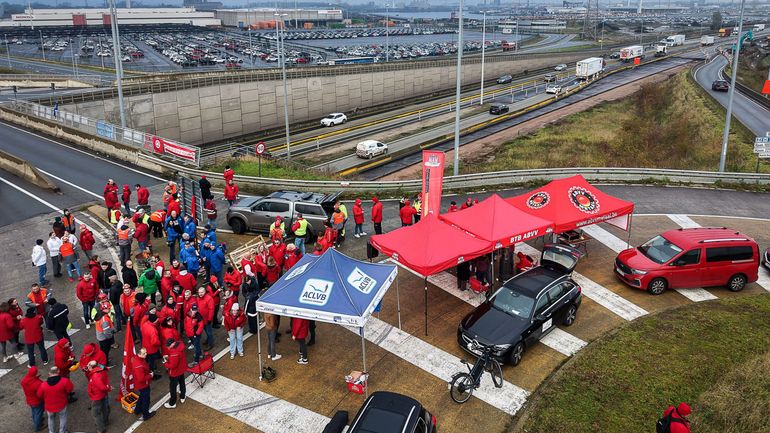 Après trois jours d'action, les syndicats saluent une "grève historique"