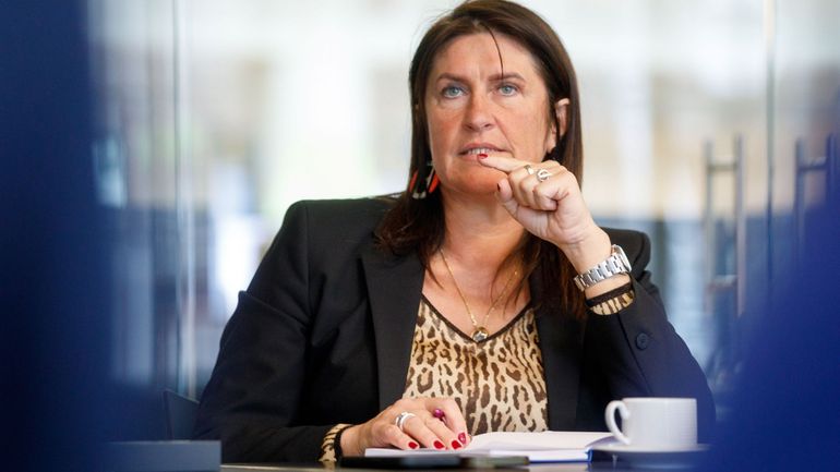 La ministre des médias Jacqueline Galant condamne les fuites sur les neuf candidatures présélectionnées pour remplacer l'administrateur général de la RTBF