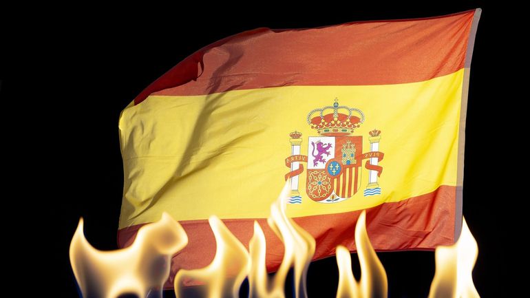 Feux de forêt en Espagne : des centaines de personnes évacuées à Valence après un incendie causé par une tempête