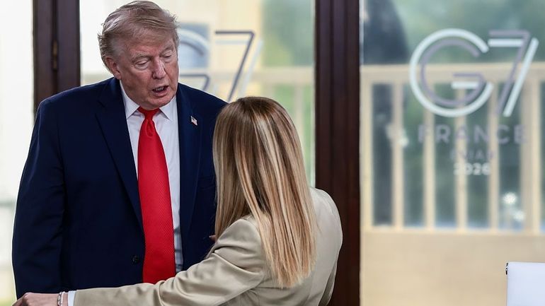 Trump affirme que Meloni l'a "supplié" pour une photo au G7 : Rome réagit et annule une visite officielle à Washington
