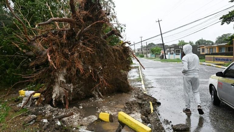 L’œil de l’ouragan Melissa quitte la Jamaïque et se dirige vers Cuba