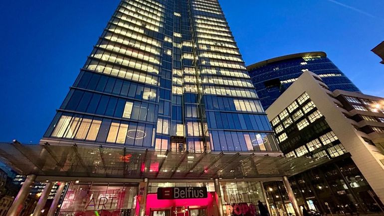 Belfius bat un record avec son défi "Stairs for Life" et récolte 51.750 euros pour Viva for Life