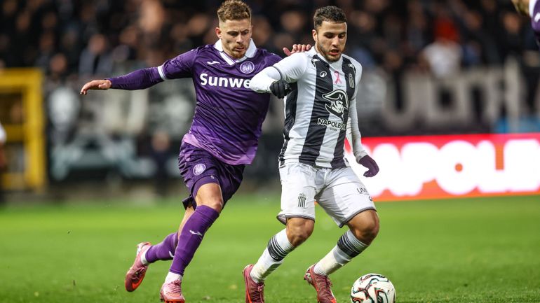 Complètement Foot : Besnik Hasi et Anderlecht n'y arrivent toujours pas, un Standard aux abonnés absents face à Gand Complètement Foot : Besnik Hasi et Anderlecht n'y arrivent toujours pas, un Standard aux abonnés absents face à Gand