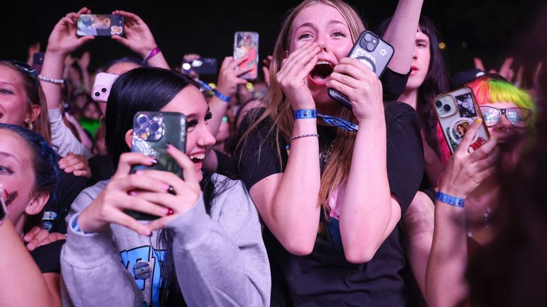 Gatekeeping : quand les fans refusent de partager leurs idoles Gatekeeping : quand les fans refusent de partager leurs idoles