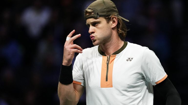 Masters 1000 de Paris : Zizou Bergs subit la loi de Jannik Sinner au deuxième tour