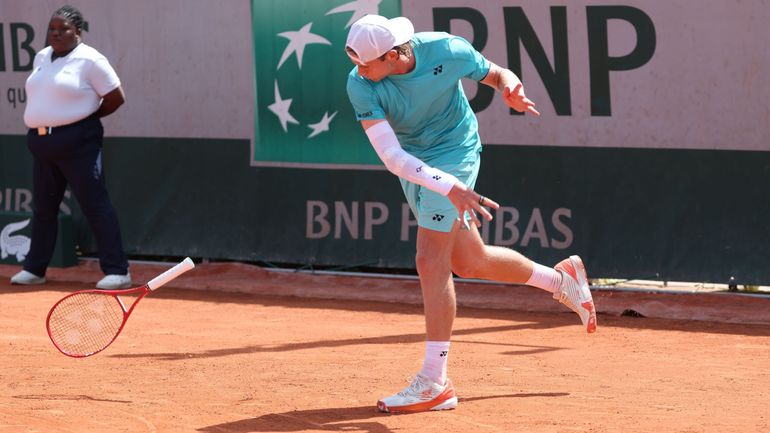 Zizou Bergs manque son entrée en lice à Roland-Garros face à Tomas Machac