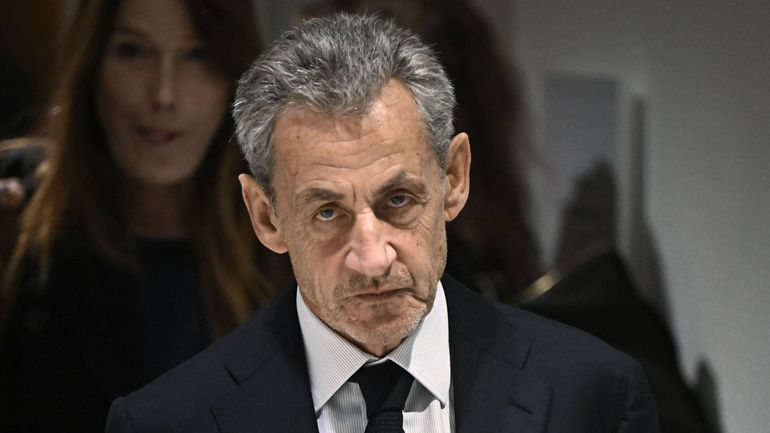 Sarkozy convoqué lundi en vue de son incarcération dans le dossier libyen