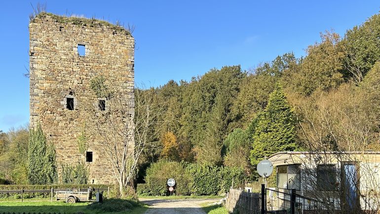 A Walhain, un jeune couple veut réhabiliter la Tour d'Alvaux