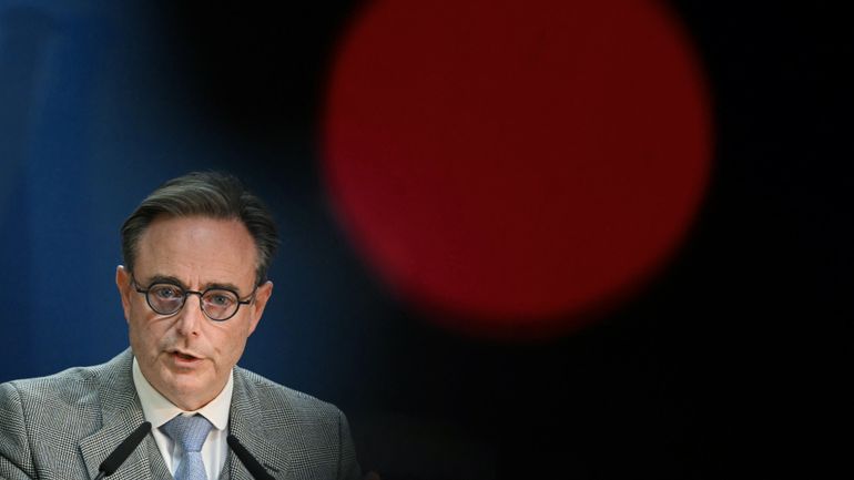 Budget fédéral : le gouvernement se retrouve lundi midi pour la semaine "de la dernière chance" Budget fédéral : le gouvernement se retrouve lundi midi pour la semaine "de la dernière chance"