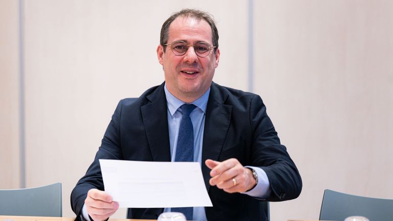 Réforme du chômage : le ministre Clarinval prié de clarifier la situation des aidants proches