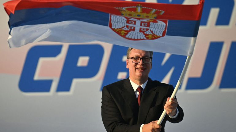 Serbie : face à la colère de la rue, le président Vucic évoque la tenue de législatives anticipées en octobre