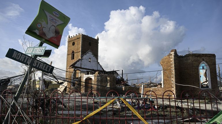 Ouragan Melissa en Jamaïque : "dans l’ouest, la situation est vraiment catastrophique" déplore l’ambassadrice de Belgique Ellen de Geest Ouragan Melissa en Jamaïque : "dans l’ouest, la situation est vraiment catastrophique" déplore l’ambassadrice de Belgique Ellen de Geest