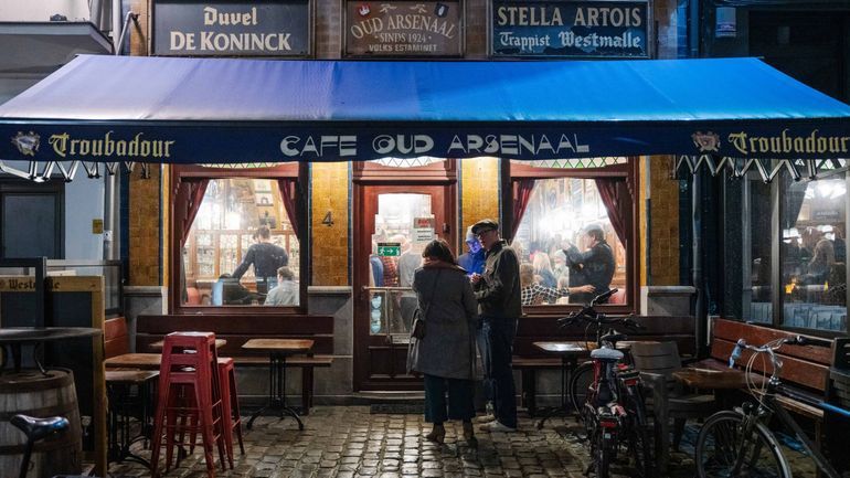 Les cafés belges en voie de disparition : "Ce sont les derniers lieux où il est possible de rencontrer des gens qu'on ne connaît pas"
