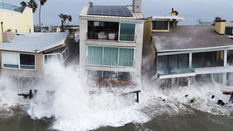 Climat : la tempête Rachel secoue la Californie, l'Ouragan Simón meurtrier au Mexique
