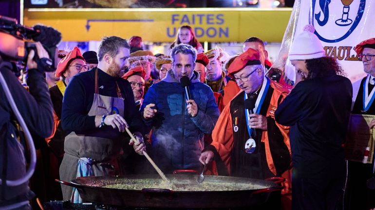 Julien Lapraille adoubé après avoir réalisé une orvaliflette géante pour Viva for Life : "C'est une vraie fierté"