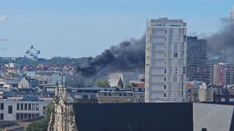 Un incendie au musée Kanal - Centre Pompidou est en cours à Bruxelles, les pompiers sont en train d'intervenir