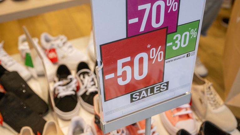 Début des soldes : entre réductions jusqu'à 30% et inquiétudes des commerçants