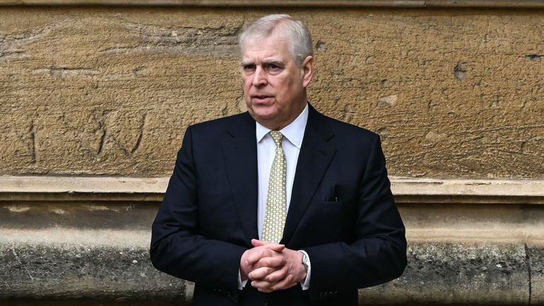 Royaume-Uni : le prince Andrew, empêtré dans des scandales, renonce à son titre royal
