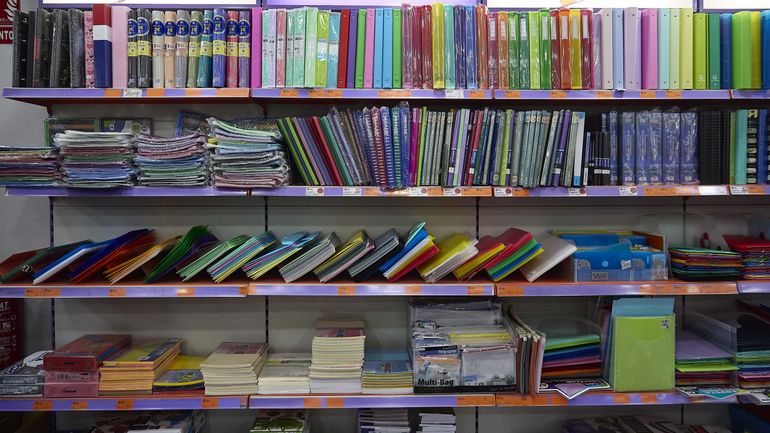 Fin de la gratuité des fournitures scolaires en Fédération Wallonie-Bruxelles : enjeux et répercussions