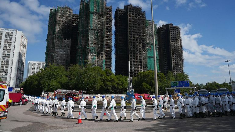 Après les incendies de Hong Kong, la Chine lance une campagne contre les risques de feu dans les gratte-ciel