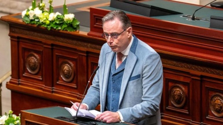 Bart De Wever évoque des "réformes budgétaires radicales indispensables et inévitables" lors de la fête du roi célébrée à la Chambre