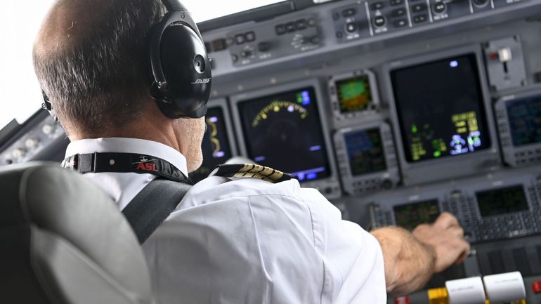 Un pilote licencié pour avoir atteint l'âge de 65 ans... Tout en devant travailler jusqu'à 66 ans : les syndicats déposent un préavis de grève national