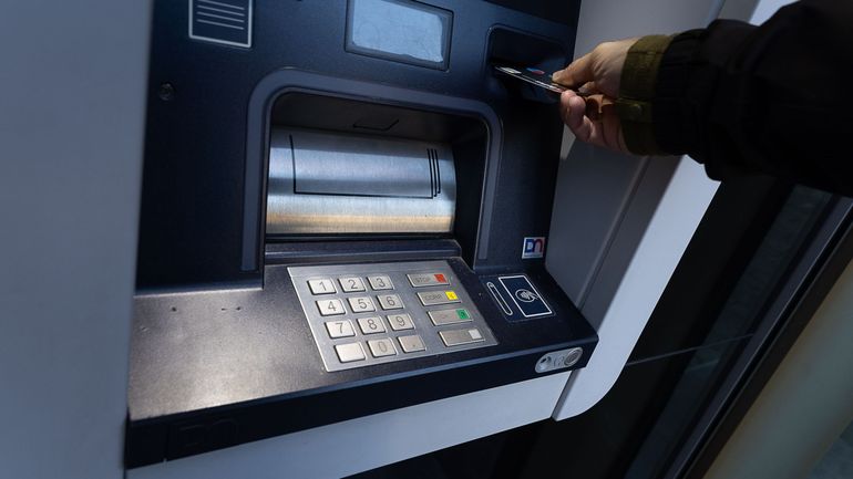 Les Belges, fidèles à leur banque ? Après une année record en 2024, les demandes de changements de banque en recul en 2025