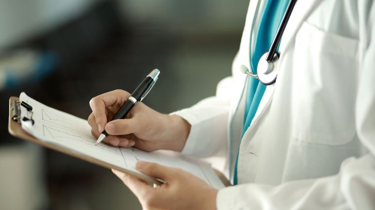 Hôpitaux publics : urgences, pénuries, plan de réformes, où en est-on ?